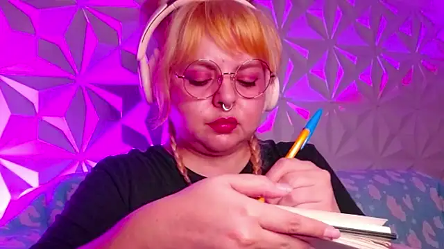 Snapshot of Satyn_doll chatting on September 24, 12:36 am Satyn doll online show from September 24, 12:36 am