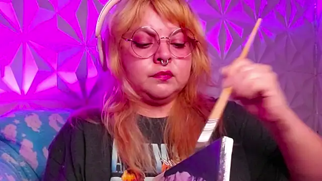 Snapshot of Satyn_doll chatting on October 12, 11:15 pm Satyn doll online show from October 12, 11:15 pm