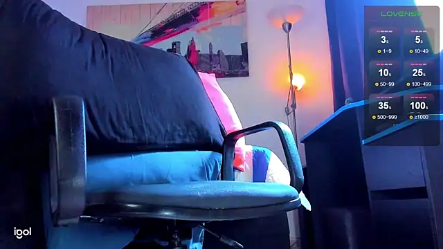 Snapshot of antonyhill chatting on October 5, 8:51 pm antonyhill online show from October 5, 8:51 pm