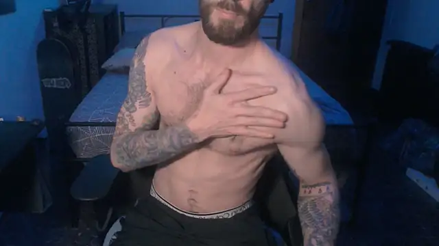 Snapshot of SexxxyLouis chatting on January 26, 2:19 pm SexxxyLouis online show from January 26, 2:19 pm