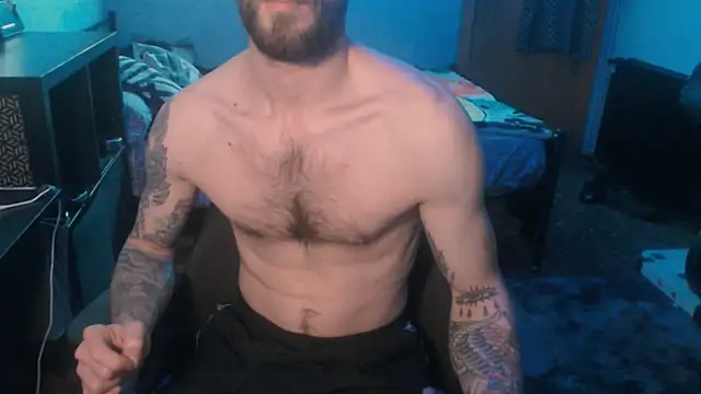 Snapshot of SexxxyLouis chatting on February 11, 7:27 pm SexxxyLouis online show from February 11, 7:27 pm