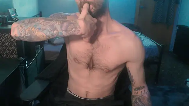 Snapshot of SexxxyLouis chatting on February 13, 2:09 pm SexxxyLouis online show from February 13, 2:09 pm