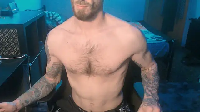 Snapshot of SexxxyLouis chatting on February 18, 8:47 pm SexxxyLouis online show from February 18, 8:47 pm