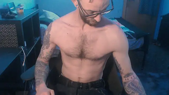 Snapshot of SexxxyLouis chatting on March 1, 12:01 pm SexxxyLouis online show from March 1, 12:01 pm