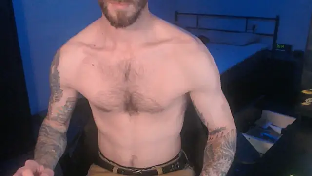 Snapshot of SexxxyLouis chatting on March 4, 1:38 pm SexxxyLouis online show from March 4, 1:38 pm