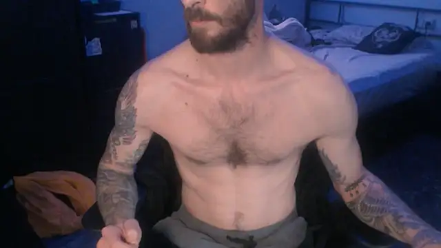 Snapshot of SexxxyLouis chatting on March 18, 1:31 pm SexxxyLouis online show from March 18, 1:31 pm