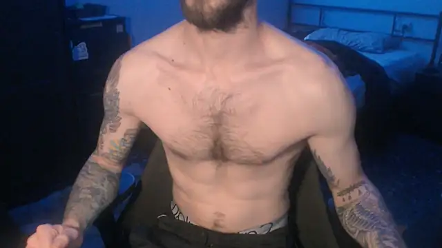 Snapshot of SexxxyLouis chatting on March 22, 11:00 am SexxxyLouis online show from March 22, 11:00 am