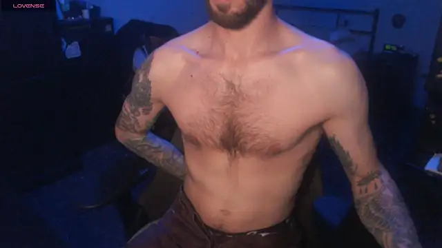 Snapshot of SexxxyLouis chatting on October 24, 8:38 pm SexxxyLouis online show from October 24, 8:38 pm