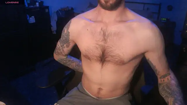 Snapshot of SexxxyLouis chatting on November 2, 9:06 pm SexxxyLouis online show from November 2, 9:06 pm