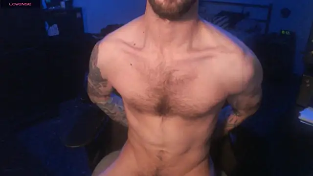 Snapshot of SexxxyLouis chatting on November 3, 9:16 pm SexxxyLouis online show from November 3, 9:16 pm