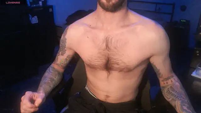 Snapshot of SexxxyLouis chatting on November 5, 1:55 pm SexxxyLouis online show from November 5, 1:55 pm