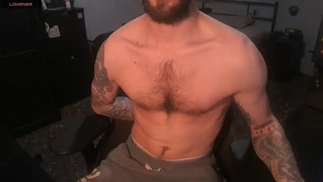 Snapshot of SexxxyLouis chatting on November 27, 9:22 am SexxxyLouis online show from November 27, 9:22 am