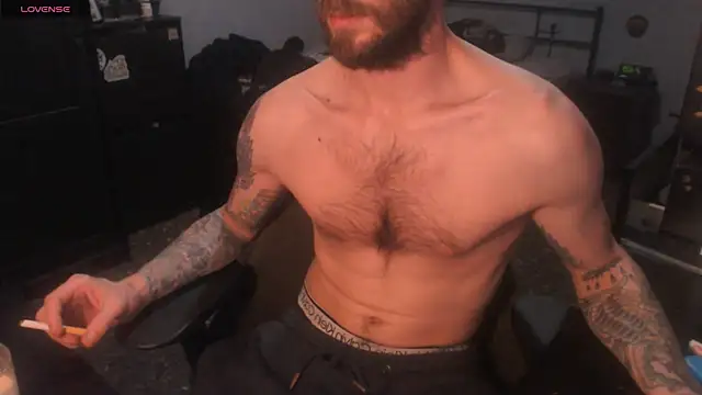 Snapshot of SexxxyLouis chatting on November 28, 8:11 pm SexxxyLouis online show from November 28, 8:11 pm