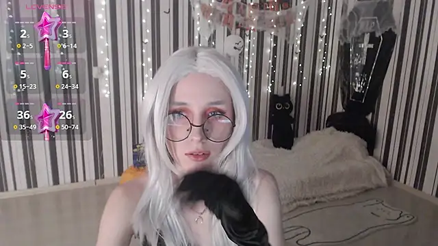 Snapshot of _Hanna_Moon_ chatting on October 31, 1:12 pm Hanna Moon online show from October 31, 1:12 pm