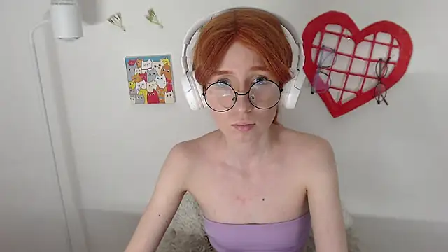  Hanna Moon  online show from June 4, 2:01 pm
