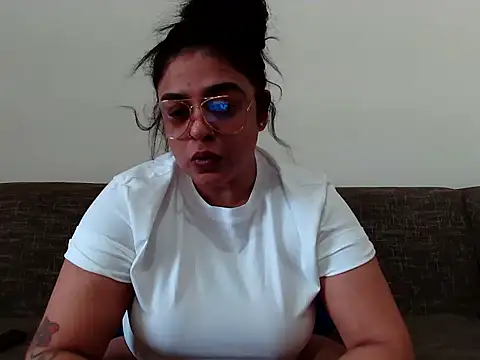 Snapshot of indianishkq7 chatting on December 17, 7:58 am indianishkq7 online show from December 17, 7:58 am