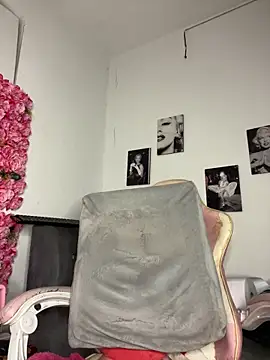 Snapshot of Rachell_More chatting on January 20, 12:36 am Rachell More online show from January 20, 12:36 am
