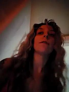 Snapshot of LilyOrion chatting on February 10, 7:17 pm LilyOrion online show from February 10, 7:17 pm