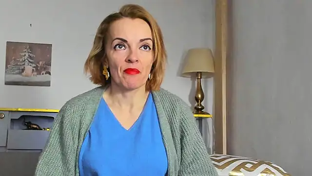 Snapshot of KateConner chatting on February 15, 6:33 pm KateConner online show from February 15, 6:33 pm