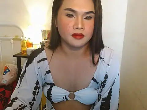 Snapshot of JustineBIGCUM chatting on November 10, 8:35 am JustineBIGCUM online show from November 10, 8:35 am