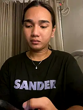 Snapshot of CasandraDiaz chatting on November 20, 6:02 am CasandraDiaz online show from November 20, 6:02 am