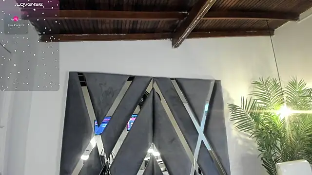 Snapshot of alessandra_wells chatting on November 10, 11:09 am alessandra wells online show from November 10, 11:09 am