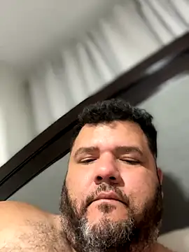 Snapshot of Gabihotxxx1 chatting on December 17, 3:01 am Gabihotxxx1 online show from December 17, 3:01 am