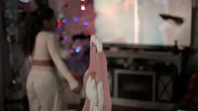 Nikki Torres online show from September 18, 1:18 am