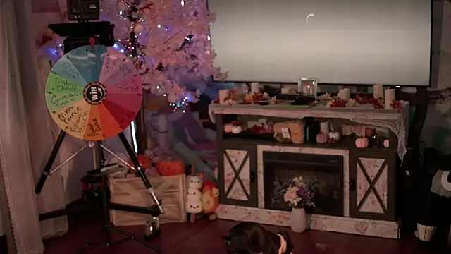 Nikki Torres online show from November 18, 7:18 pm