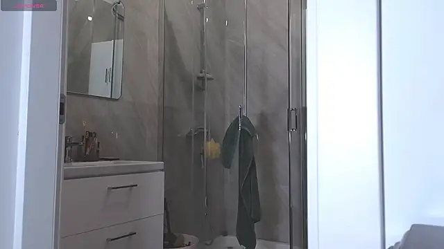 Snapshot of Sellena_love chatting on October 28, 1:31 am Sellena love online show from October 28, 1:31 am