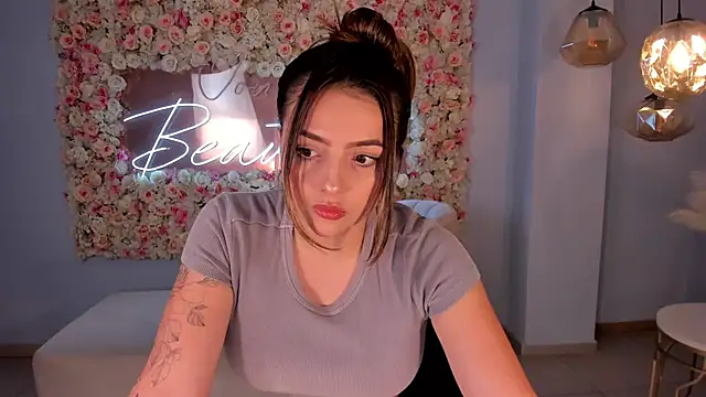 Snapshot of AmyWood chatting on December 24, 2:10 am AmyWood online show from December 24, 2:10 am