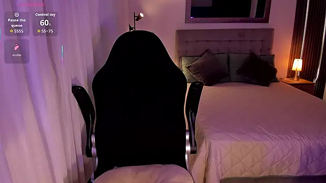 Snapshot of AmyWood chatting on October 27, 7:40 pm AmyWood online show from October 27, 7:40 pm