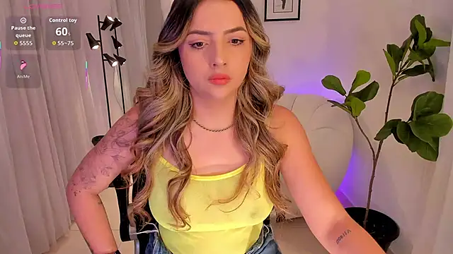 Snapshot of AmyWood chatting on November 26, 1:56 pm AmyWood online show from November 26, 1:56 pm