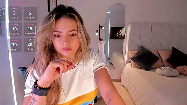 AmyWood online show from March 29, 1:55 pm