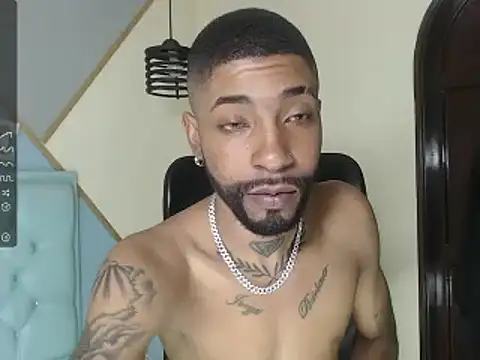 Snapshot of kilian_xx chatting on January 31, 1:45 pm kilian xx online show from January 31, 1:45 pm