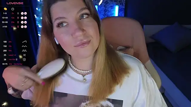 Snapshot of Fairy__Sofia chatting on December 26, 8:18 am Fairy Sofia online show from December 26, 8:18 am