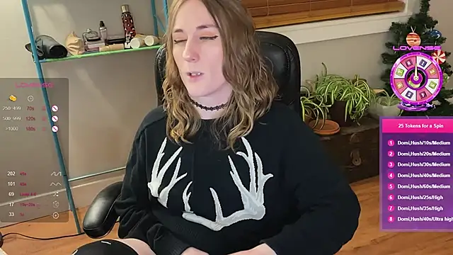 Snapshot of luluvaladon chatting on January 9, 5:02 am luluvaladon online show from January 9, 5:02 am