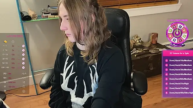 Snapshot of luluvaladon chatting on February 2, 3:54 am luluvaladon online show from February 2, 3:54 am