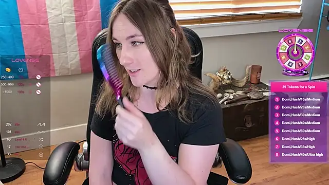 Snapshot of luluvaladon chatting on March 15, 11:39 pm luluvaladon online show from March 15, 11:39 pm