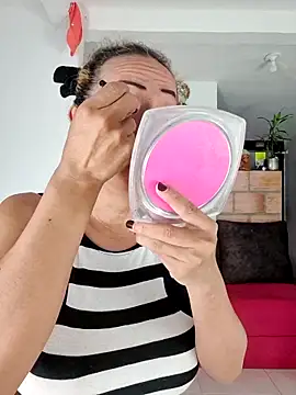 Snapshot of YOURSDEBORA chatting on November 25, 7:36 pm YOURSDEBORA online show from November 25, 7:36 pm