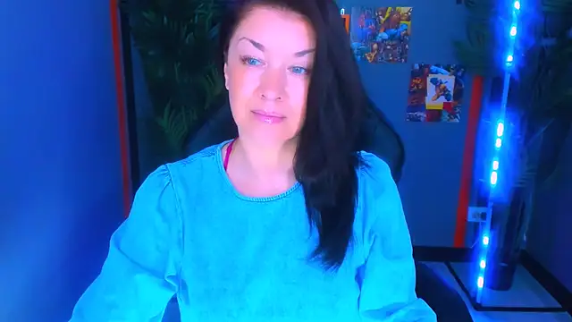 Snapshot of AnaMills chatting on May 14, 10:00 am AnaMills online show from May 14, 10:00 am