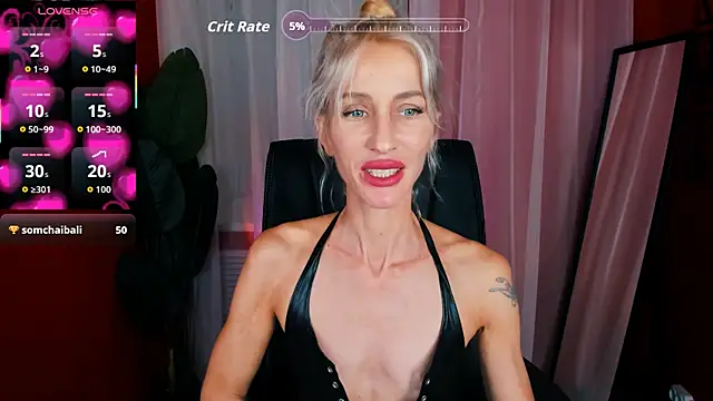 Snapshot of CindySw chatting on October 25, 10:12 am CindySw online show from October 25, 10:12 am