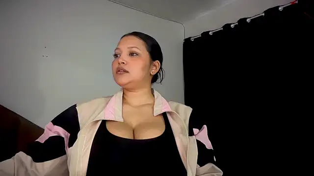 Snapshot of MarcellaGriffin chatting on November 10, 9:25 pm MarcellaGriffin online show from November 10, 9:25 pm