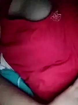 Snapshot of giga-bite chatting on November 22, 8:30 pm giga-bite online show from November 22, 8:30 pm