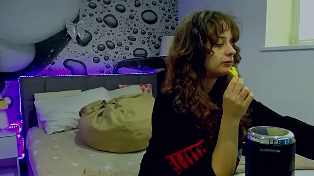 AlmaFancy online show from April 9, 5:29 am