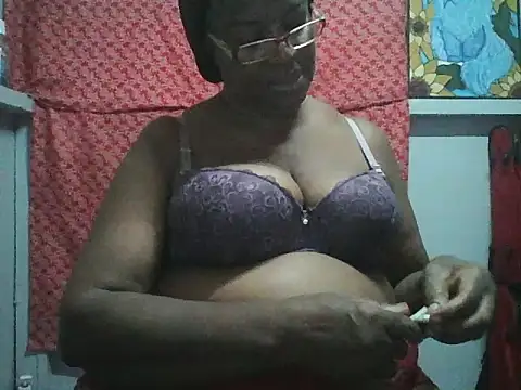 Snapshot of pink69pussy chatting on December 16, 8:08 am pink69pussy online show from December 16, 8:08 am