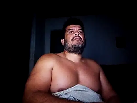 Snapshot of tarra122 chatting on February 15, 3:14 am tarra122 online show from February 15, 3:14 am