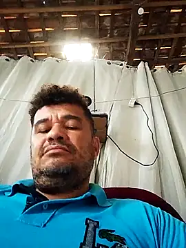 Snapshot of tarra122 chatting on March 2, 2:13 pm tarra122 online show from March 2, 2:13 pm