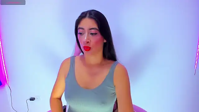 Snapshot of MeganWhite3 chatting on February 16, 12:52 am MeganWhite3 online show from February 16, 12:52 am