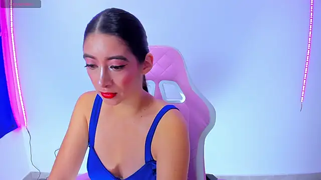 Snapshot of MeganWhite3 chatting on February 16, 11:05 pm MeganWhite3 online show from February 16, 11:05 pm